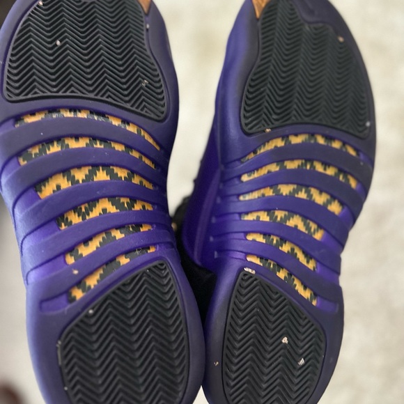 Air Jordan 12 Retro OG ‘Court Purple’ - Picture 6 of 10